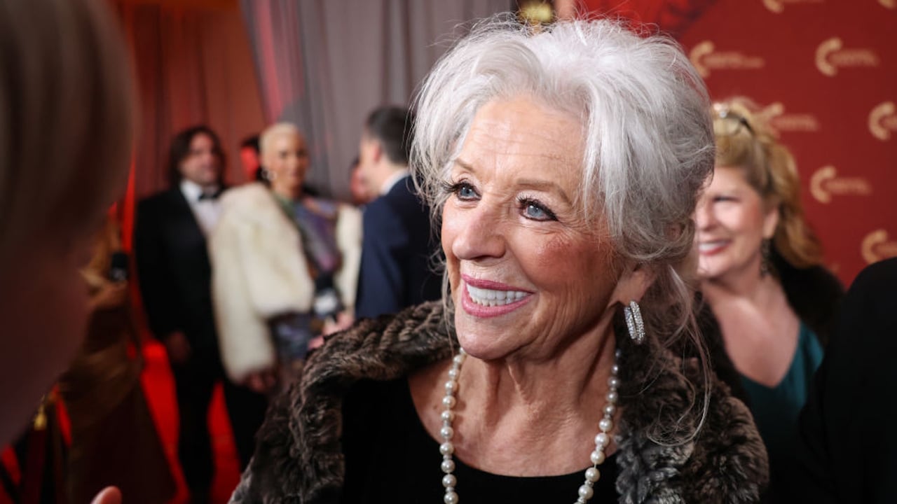 Paula Deen announces shuttering of 2 Savannah restaurants – HITS 96.5